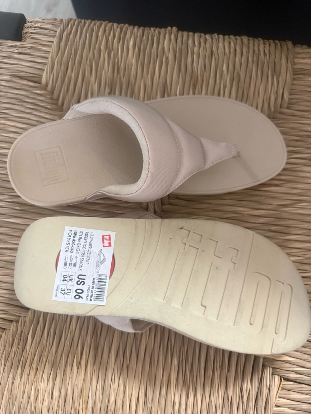 FitFlop Cream Padded Toe. Never Worn! - Picture 3 of 5